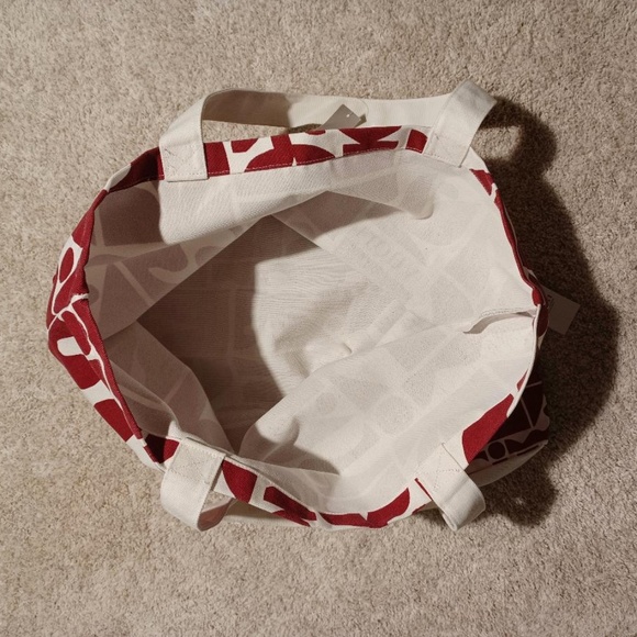 VUORI Limited Edition Tote Bag & Matching Zipper Pouch - Picture 6 of 6